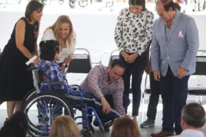 Lee más sobre el artículo En Saltillo entregan cientos de apoyos a personas con discapacidad
