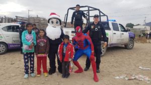 Lee más sobre el artículo Hacen policías de Saltillo proximidad social de Navidad