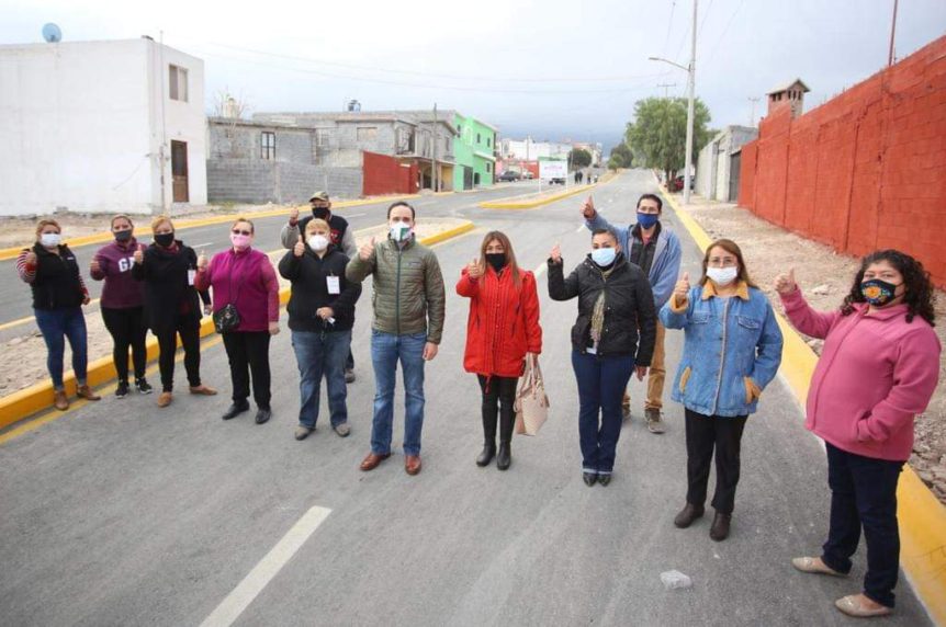 Entrega Manolo pavimentos a vecinos de la colonia Miguel Hidalgo |  Municipio de Saltillo