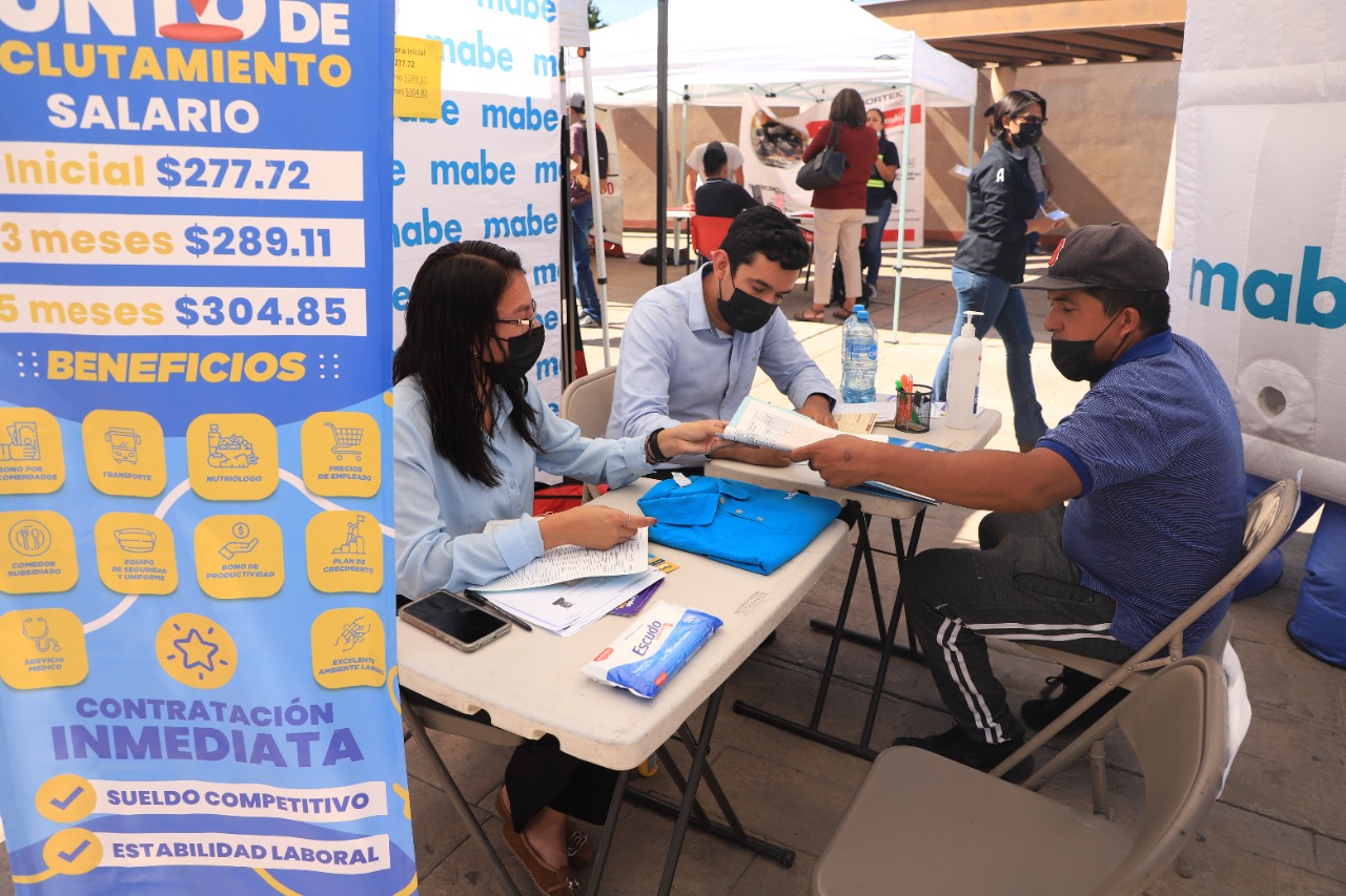 Con éxito se lleva a cabo la segunda feria del empleo La Chamba Nos Une